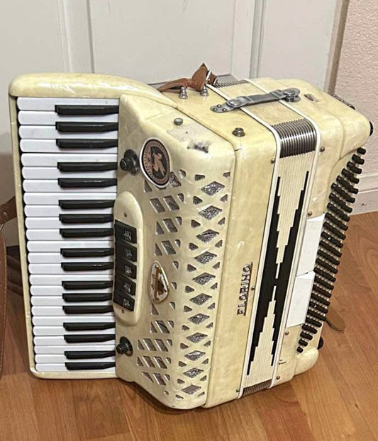 Vintage Accordion (USED) (NO CASE)